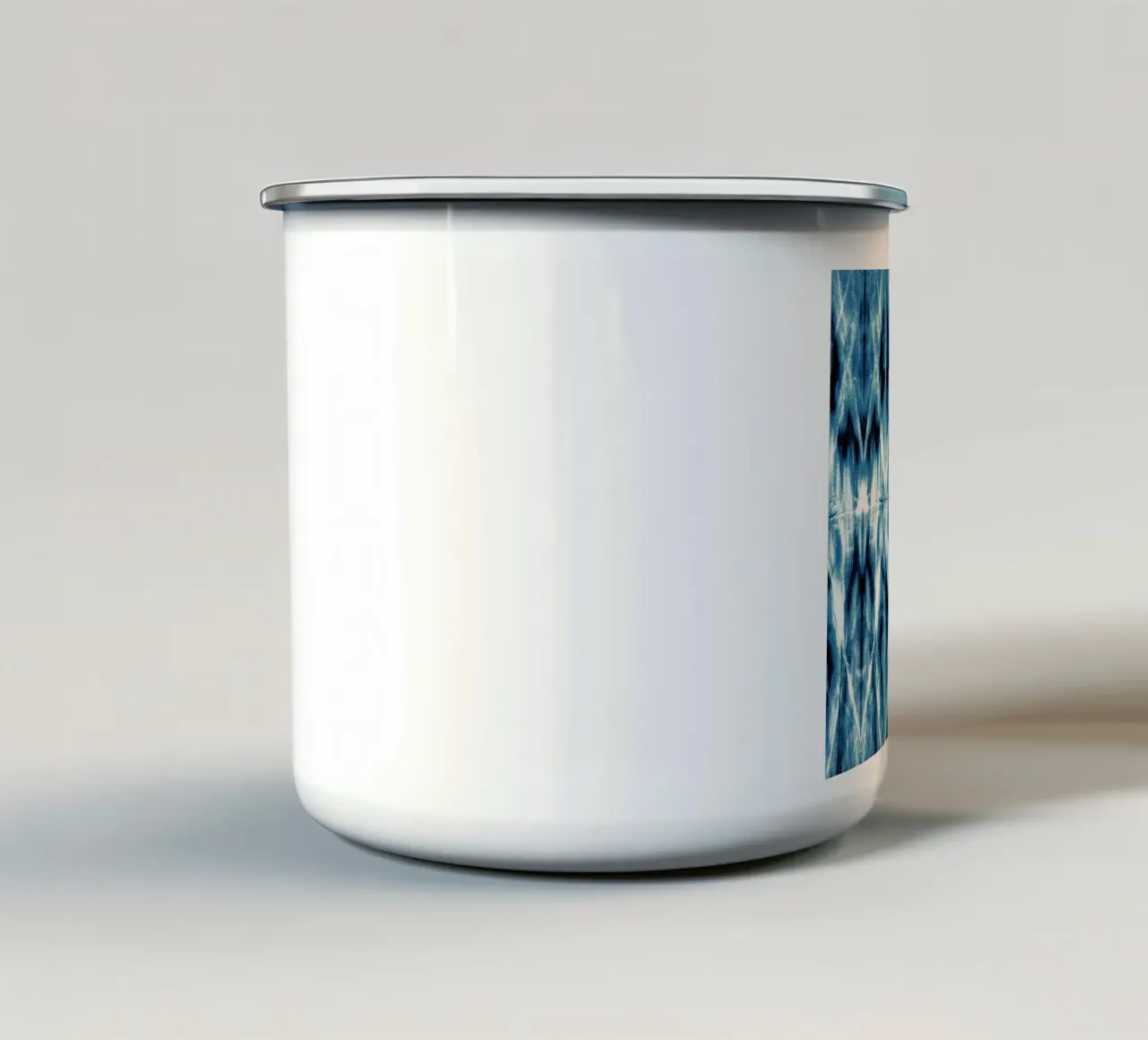 Argyle Shibori blu tazza in smalto da Nina May Design Studio