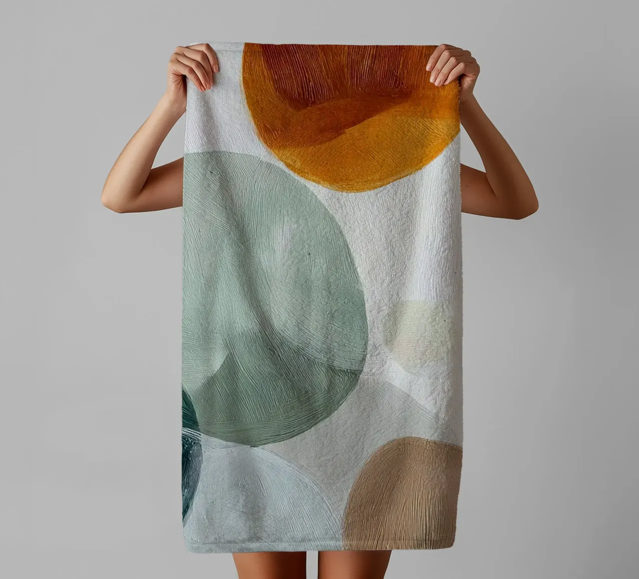 Zachte overlapping in aardetinten Abstracte kunst badhanddoek van Artbyvo