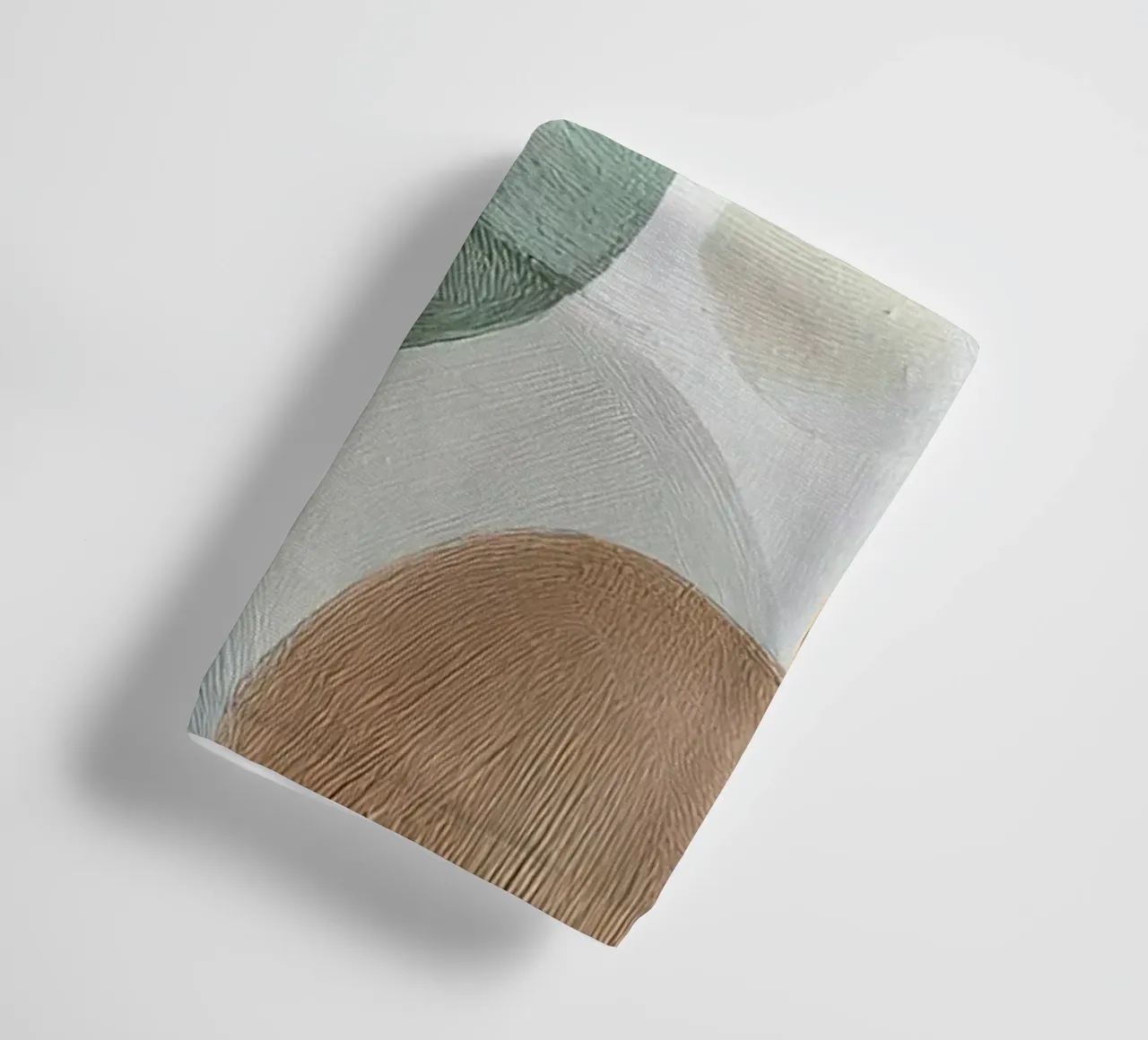 Zachte overlapping in aardetinten Abstracte kunst badhanddoek van Artbyvo