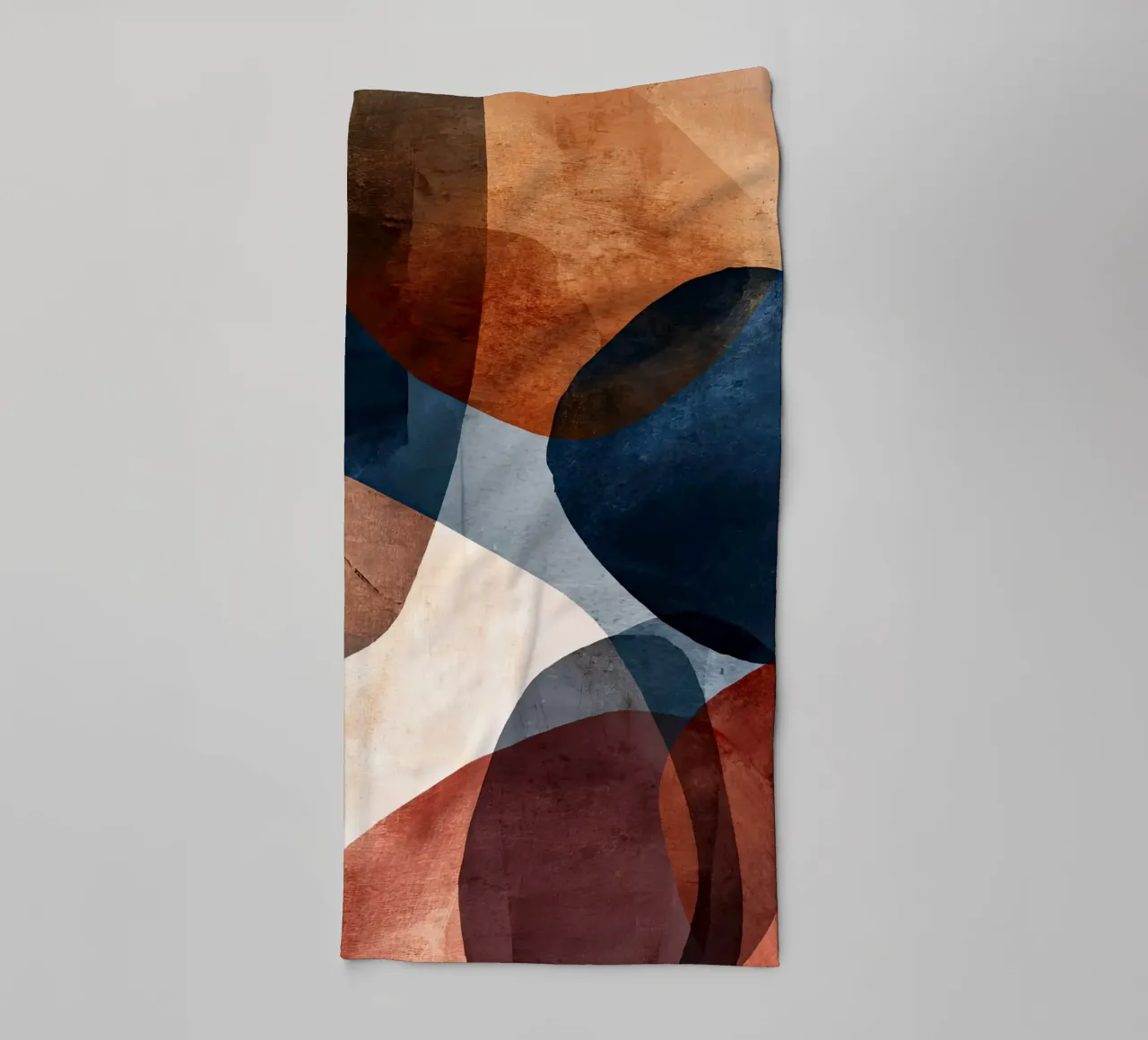 Forme di colore audaci su sfondo di cemento asciugamano da bagno da Artbyvo