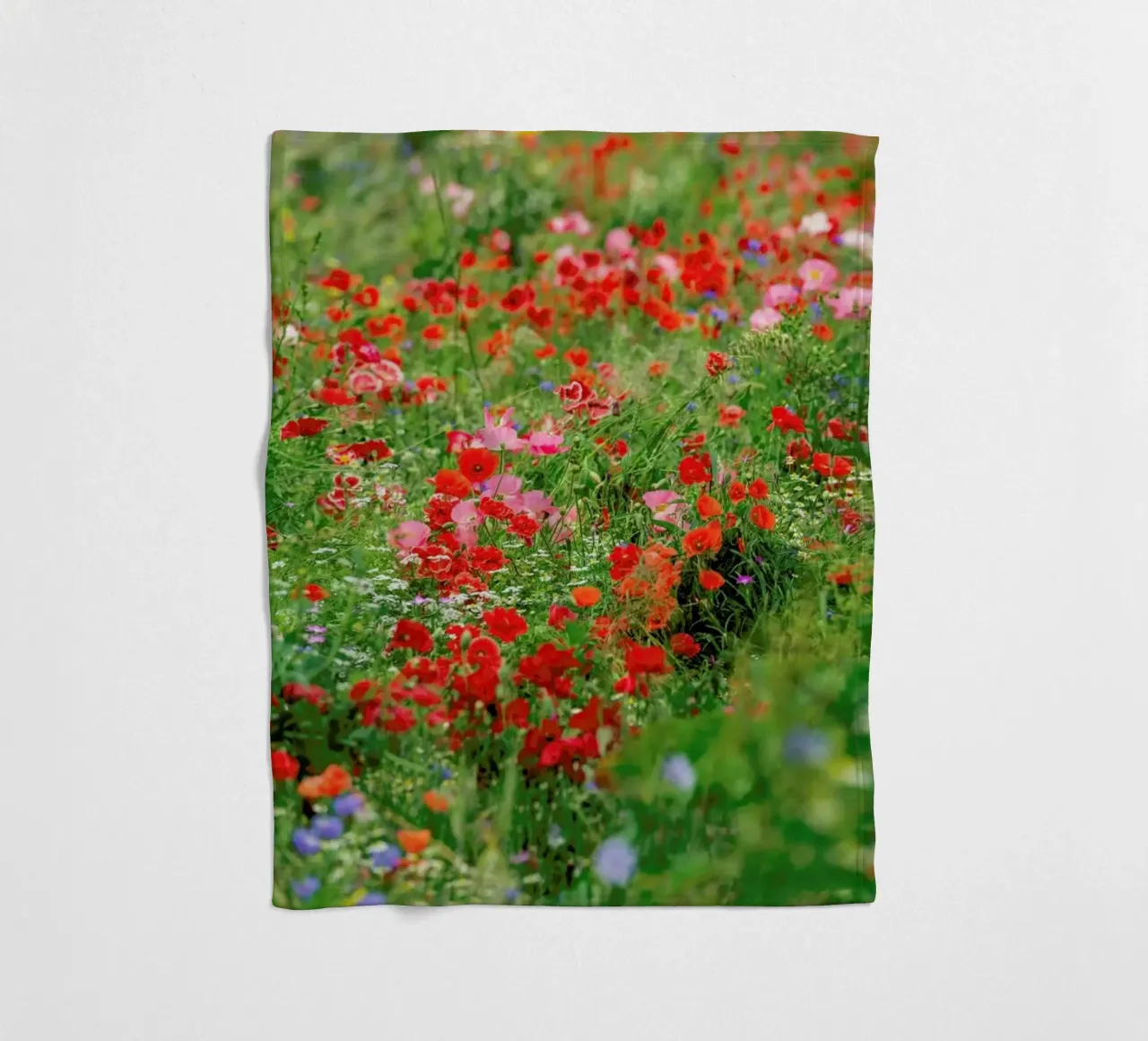 Poppyfield fleece blanket by Curious Collections by Marielle Leenders
