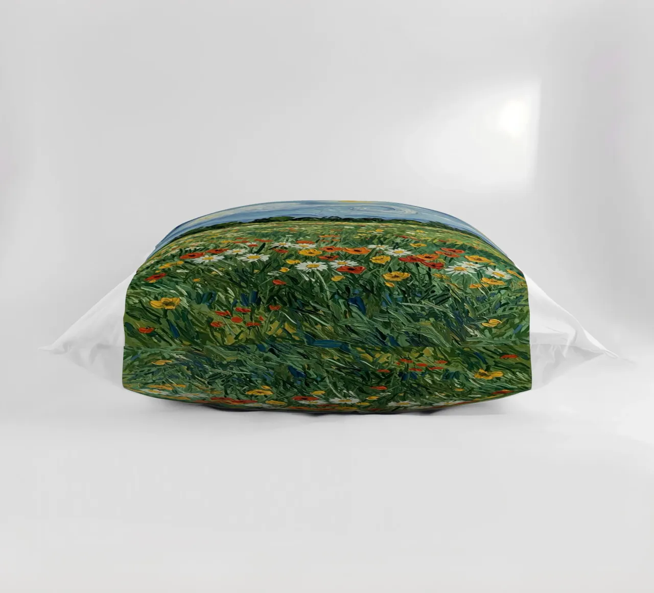 vue nocturne dans un jardin de fleurs coussin de Piper Shop Oke