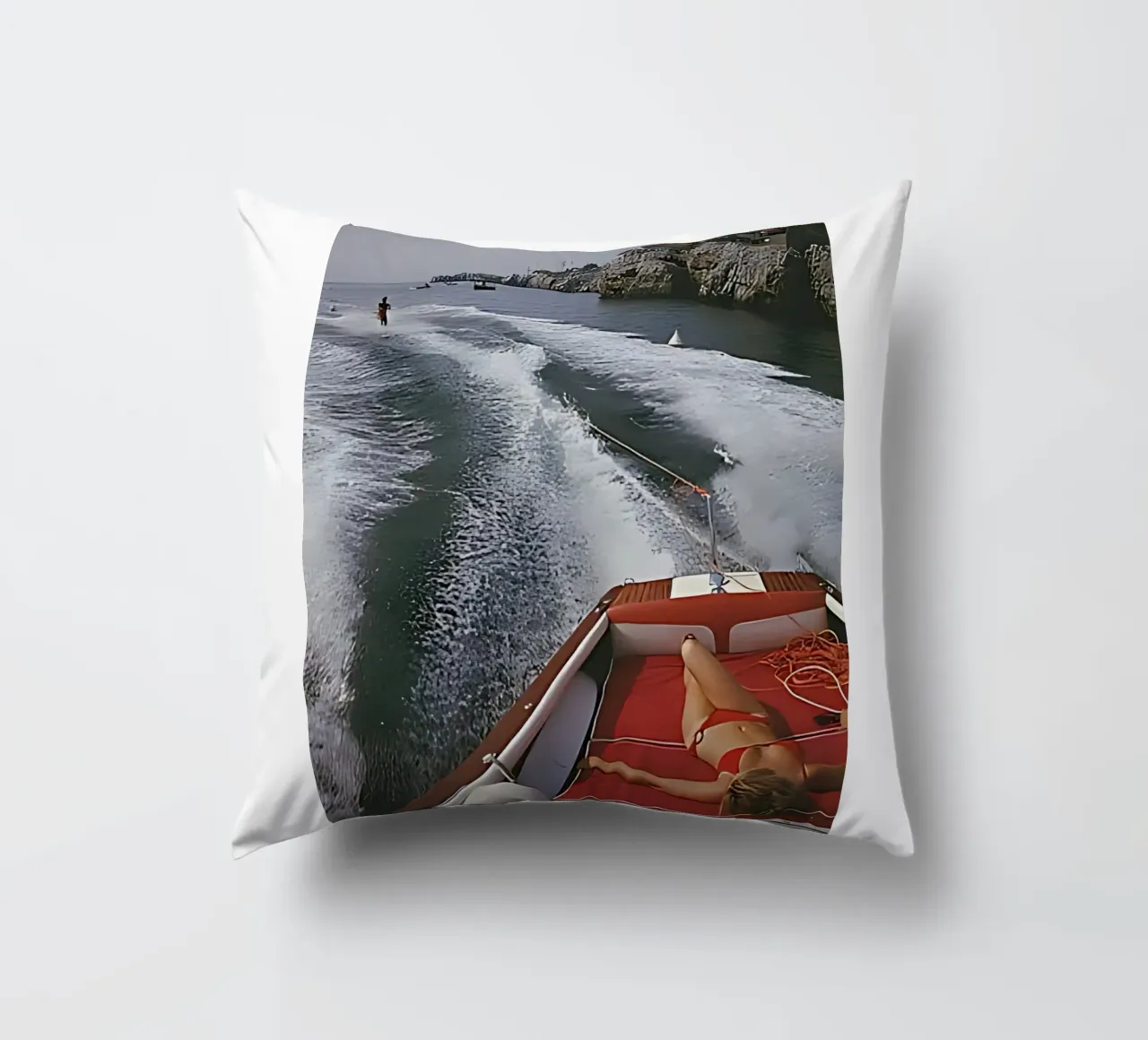 Slim Aarons - Tempo libero ad Antibes cuscino da kaitlinparkershop