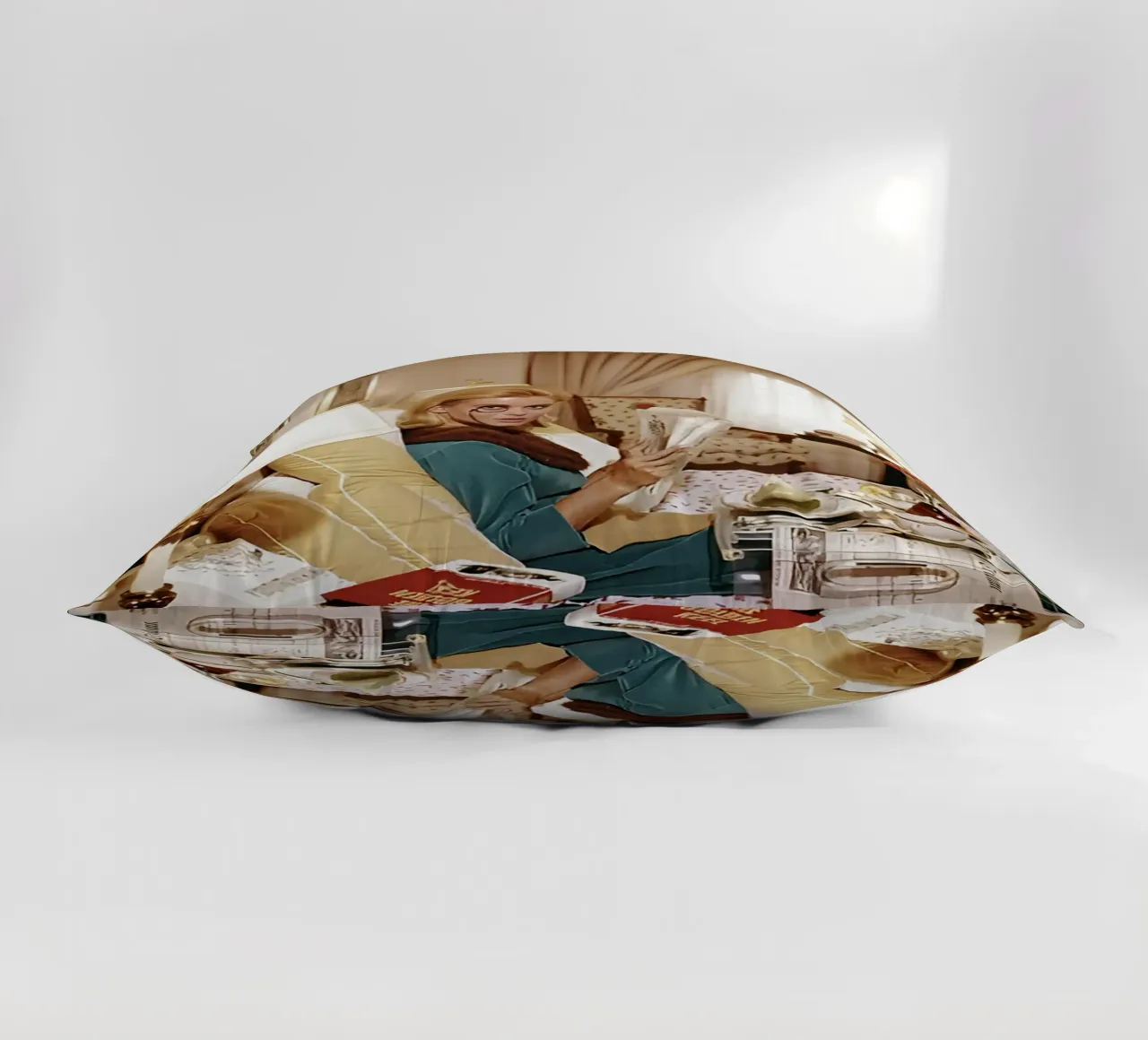 Slim Aarons - Monocled Miss cuscino da kaitlinparkershop