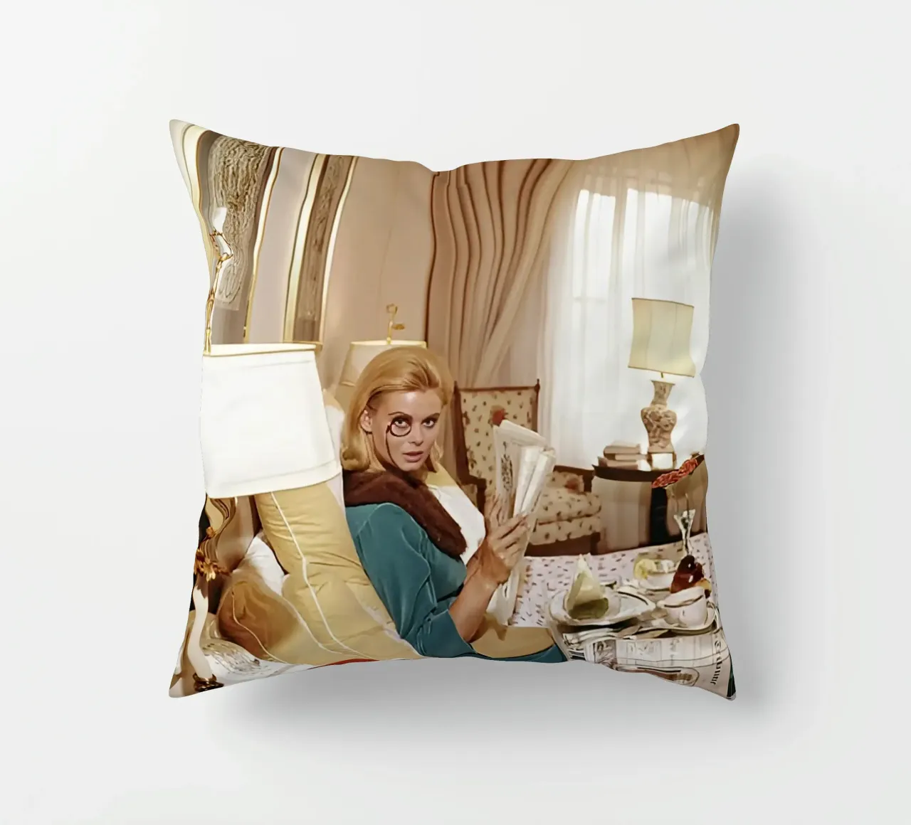 Slim Aarons - Monocled Miss cuscino da kaitlinparkershop