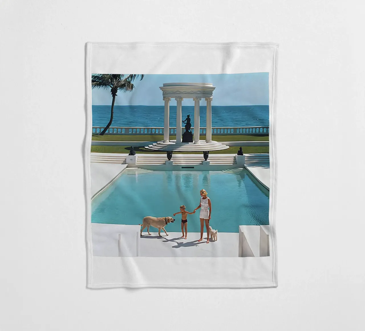 Slim Aarons - Nice Pool coperta in pile da kaitlinparkershop
