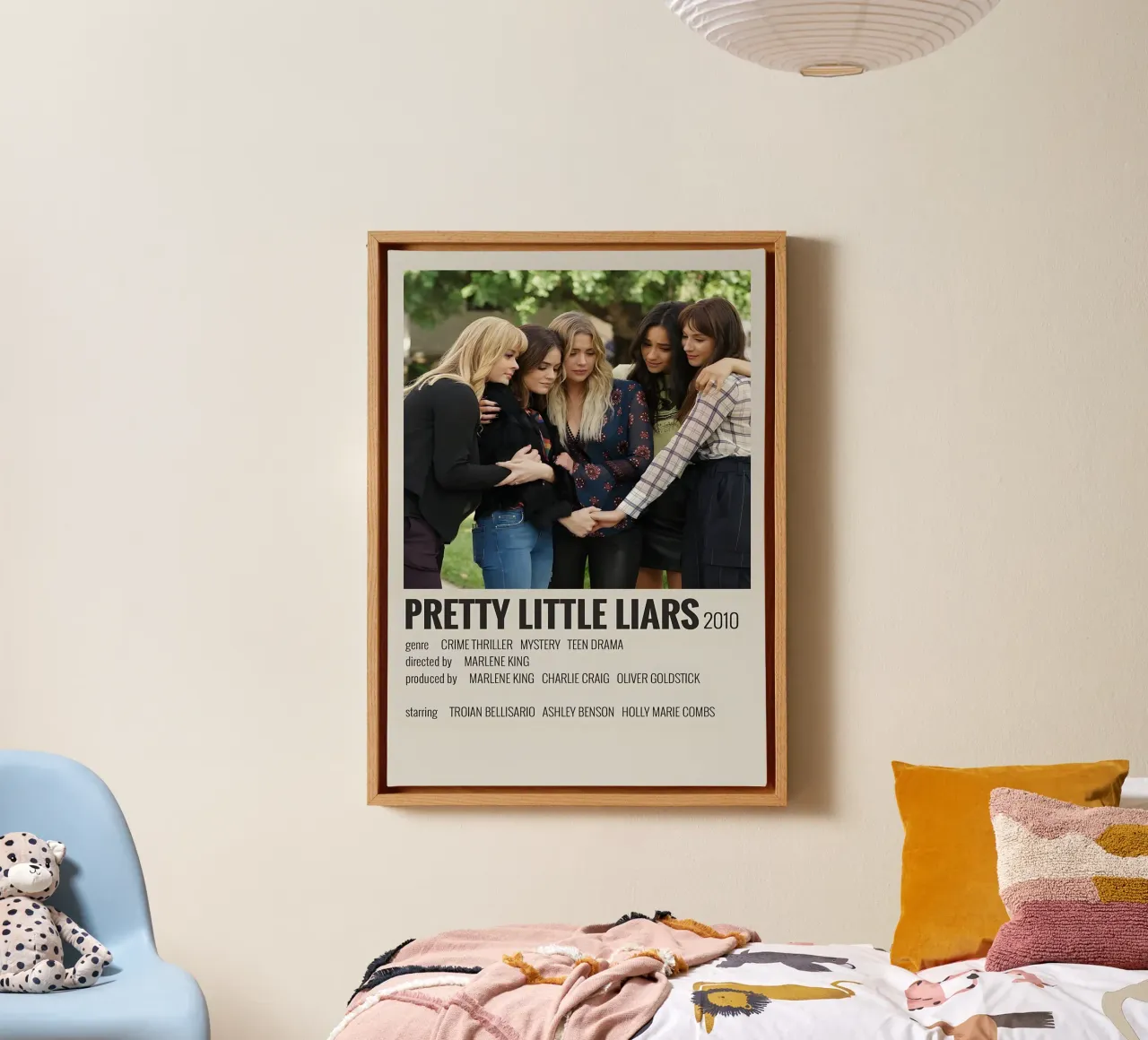 PRETTY LITTLE LIARS 2010 canvas met Baklijst van MVFminimalist