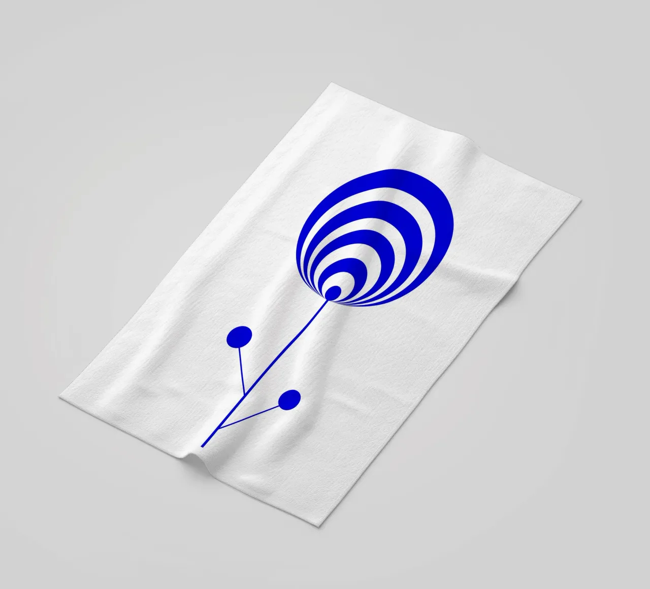 Fiore astratto blu e bianco, fiore lecca-lecca, geometrico telo mare da Lilou Art