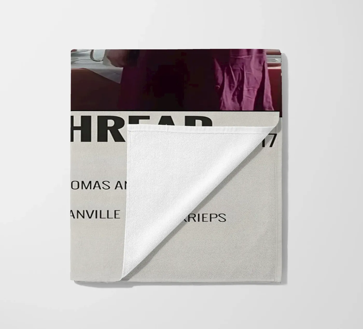 PHANTOM THREAD 2017 strandhanddoek van MVFminimalist