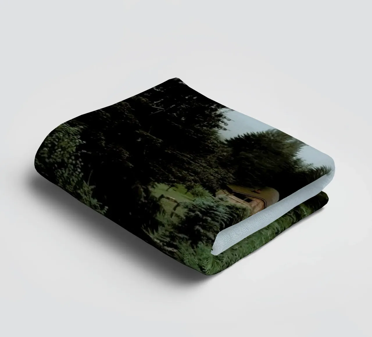 Cabin In The Woods asciugamano da bagno da Sebastian Hilgetag