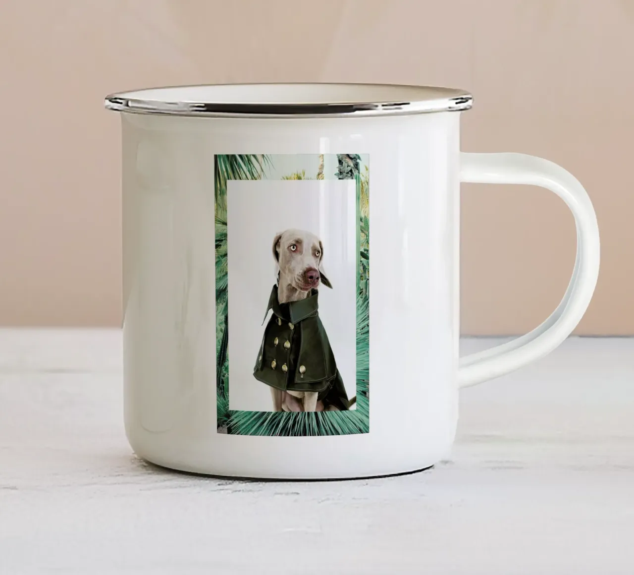 The Tailwaggers 2-3 tazza in smalto da Paul Aidan Perry