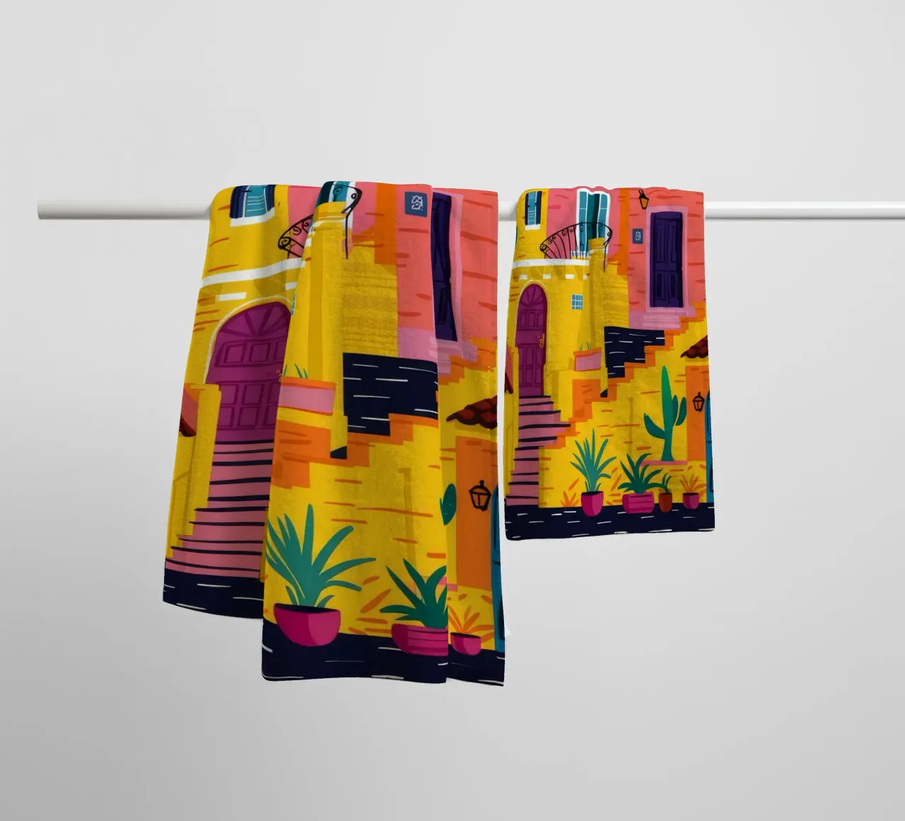 Labirinto colorato in collina asciugamano da bagno da FadeAura