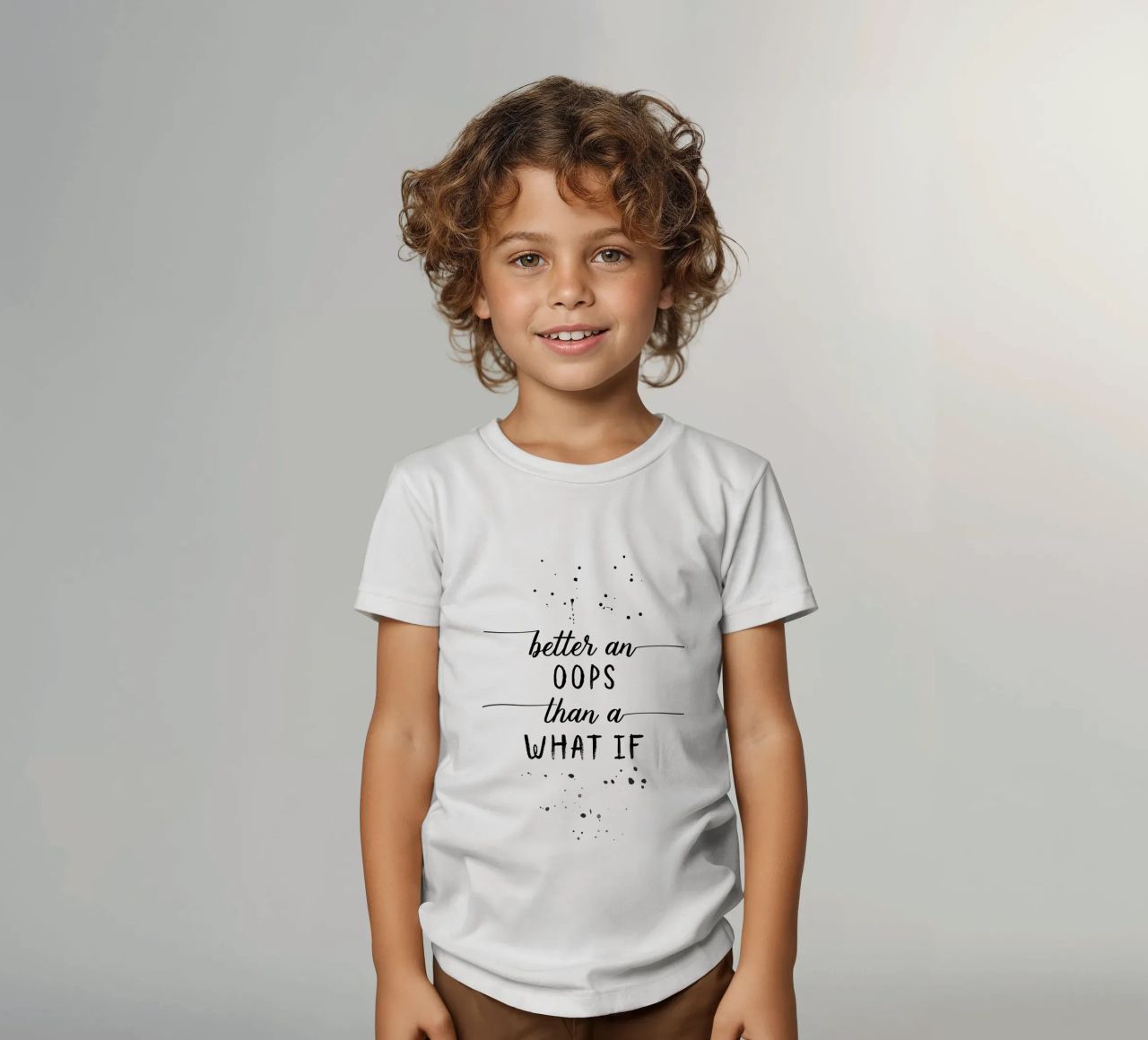 TEXT ART Better an oops than a what if t-shirt bambini da Melanie Viola
