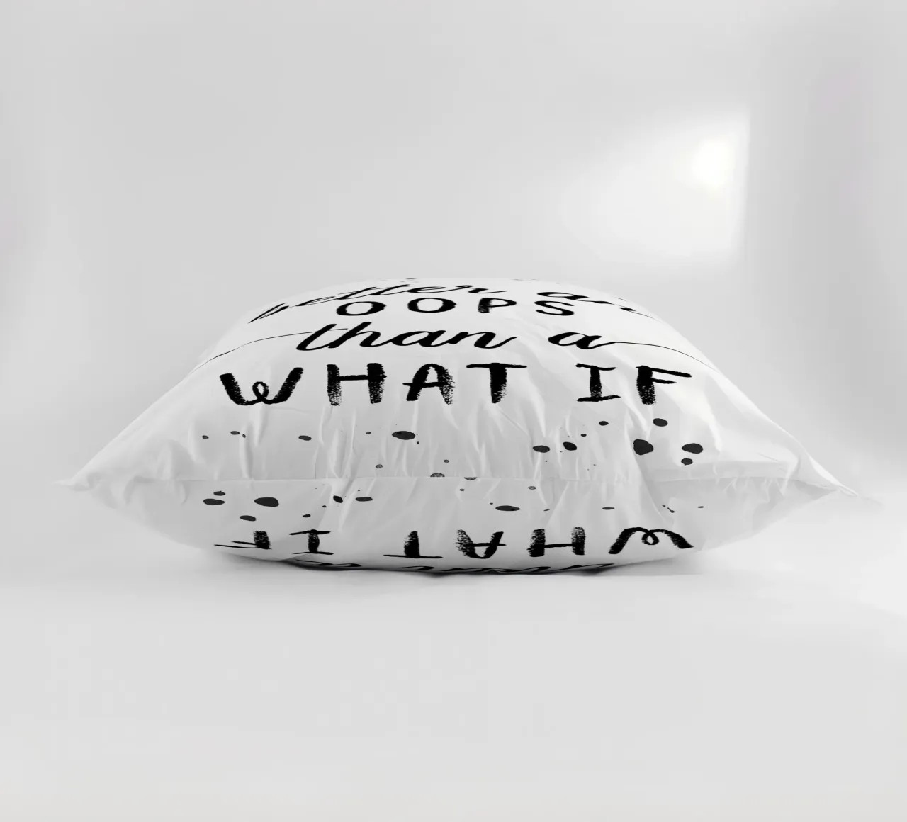 TEXT ART Better an oops than a what if cuscino da Melanie Viola