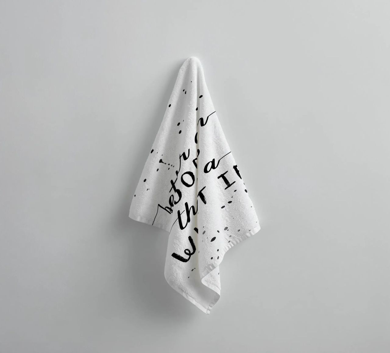 TEXT ART Better an oops than a what if asciugamano da bagno da Melanie Viola