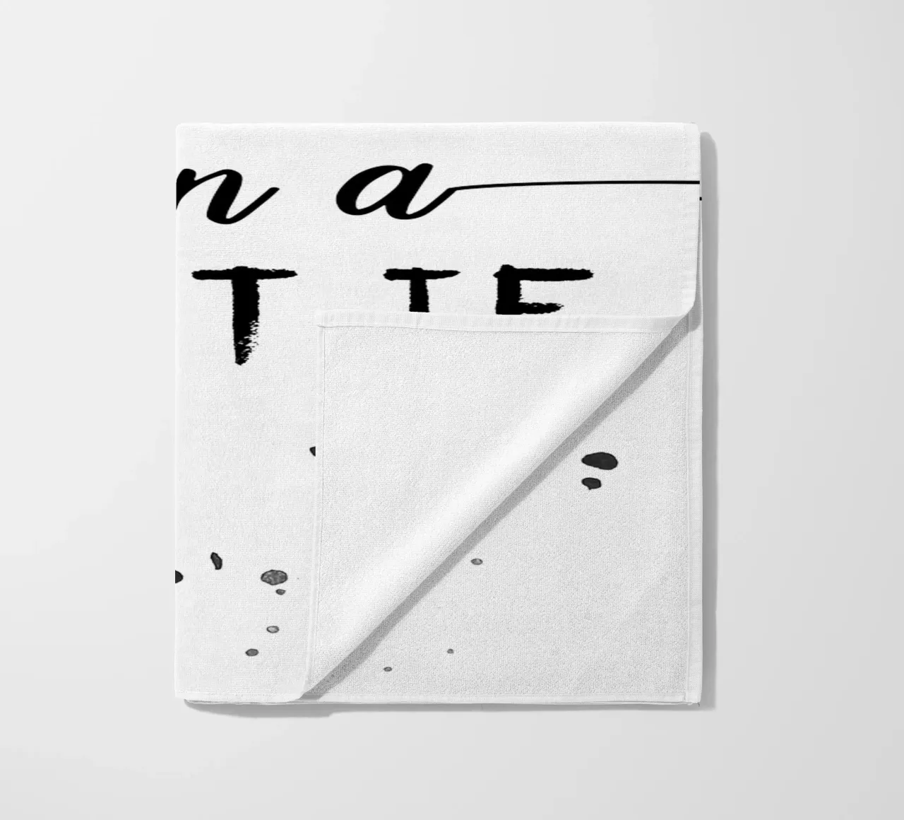 TEXT ART Better an oops than a what if serviette de plage de Melanie Viola
