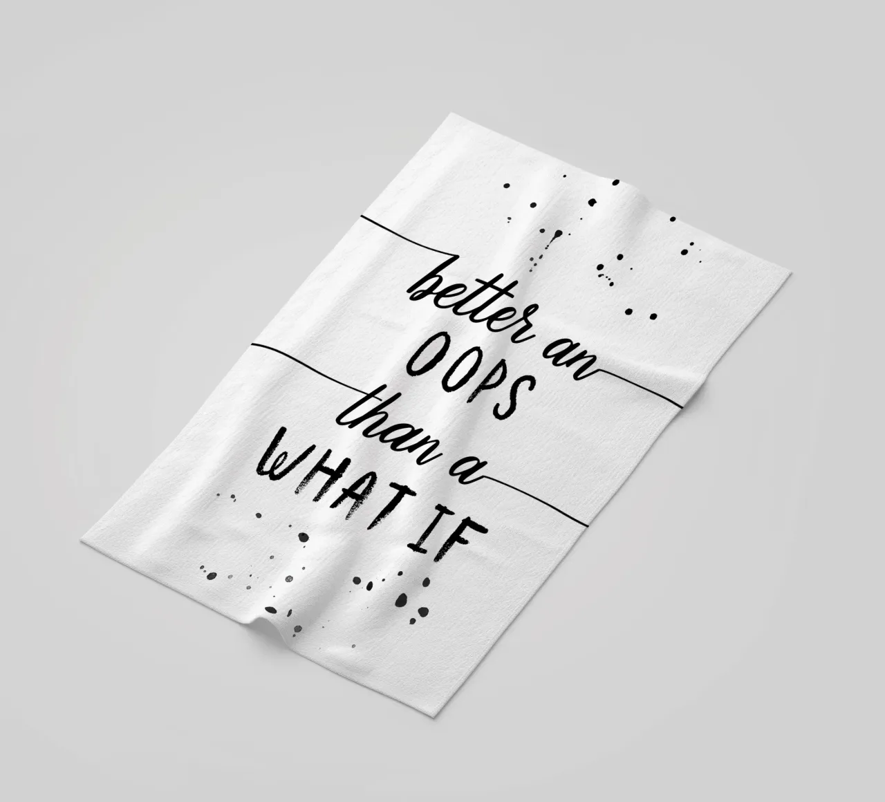 TEXT ART Better an oops than a what if serviette de plage de Melanie Viola