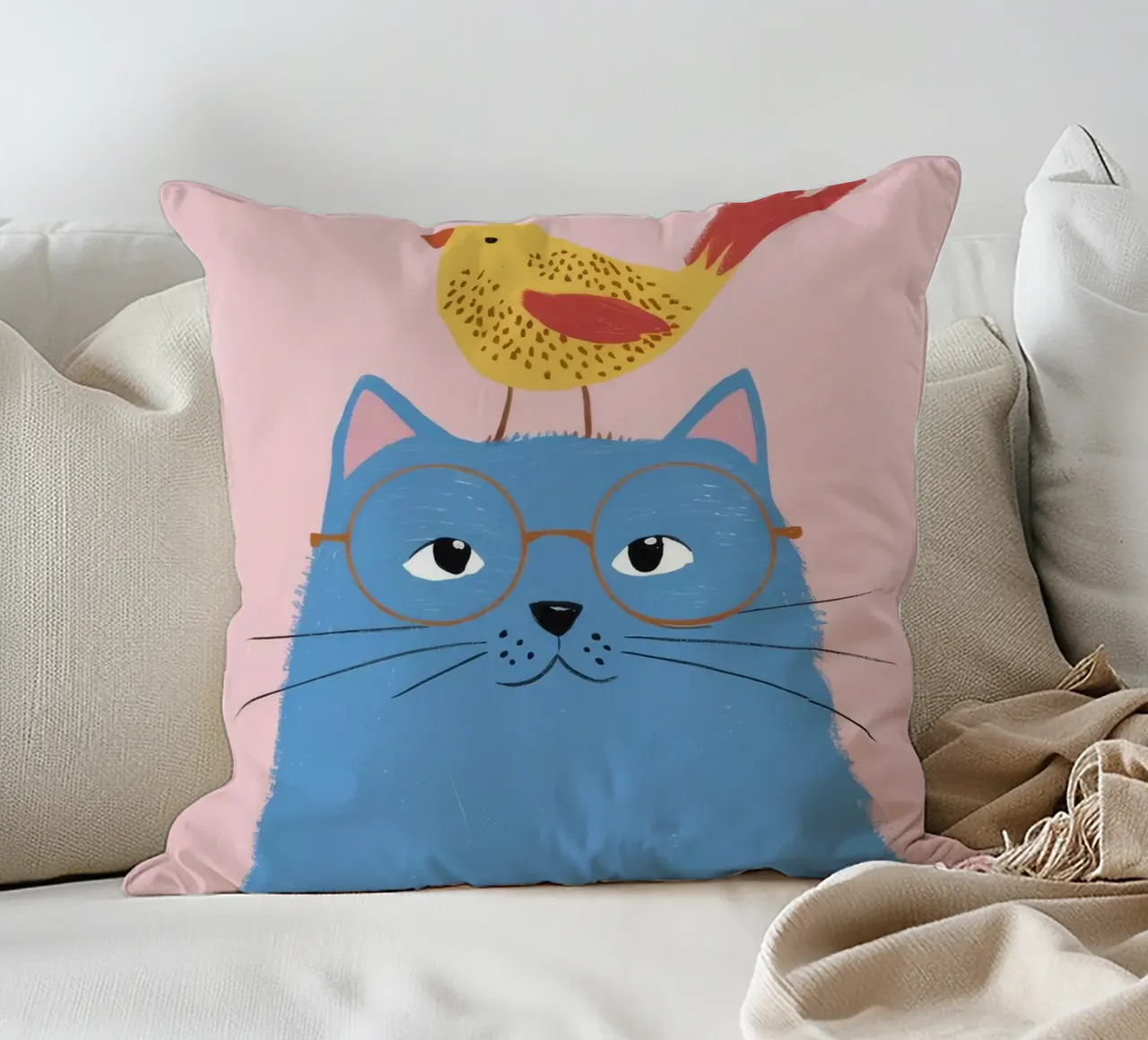 Chat bleu Oiseau jaune coussin de Muse Artworks