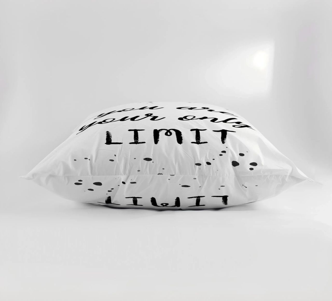 TEXT ART You are your only limit cuscino da Melanie Viola