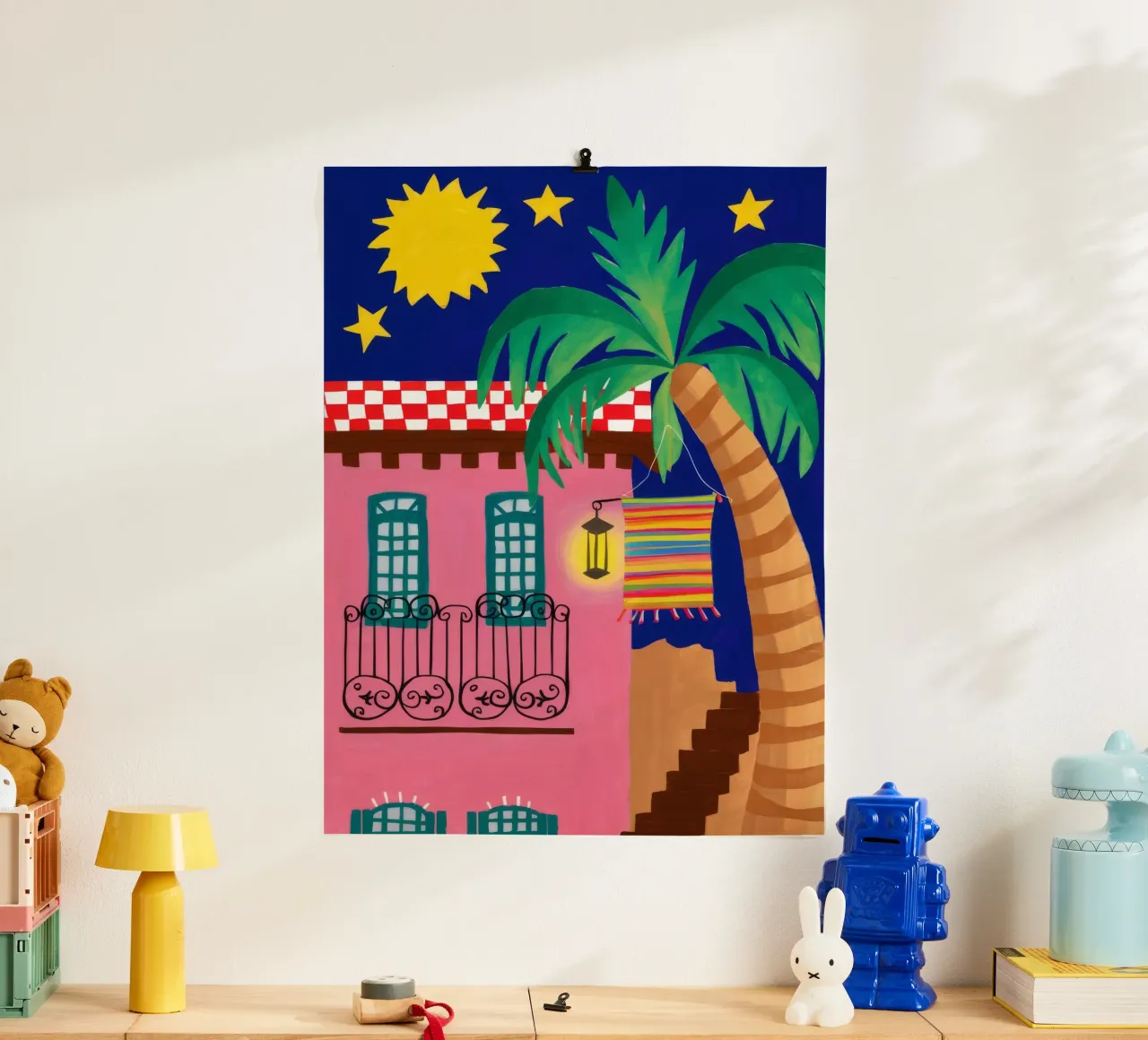 Notte vibrante sul balcone poster con telaio in plastica da Stone Decade