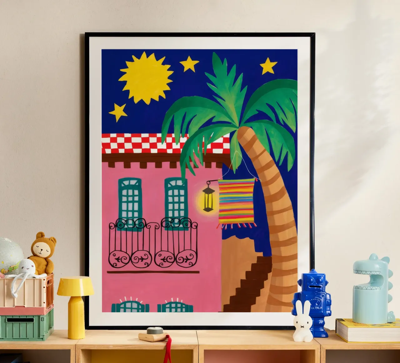 Notte vibrante sul balcone poster con telaio in plastica da Stone Decade