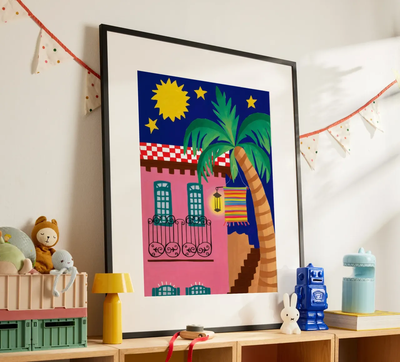 Notte vibrante sul balcone poster con telaio in plastica da Stone Decade