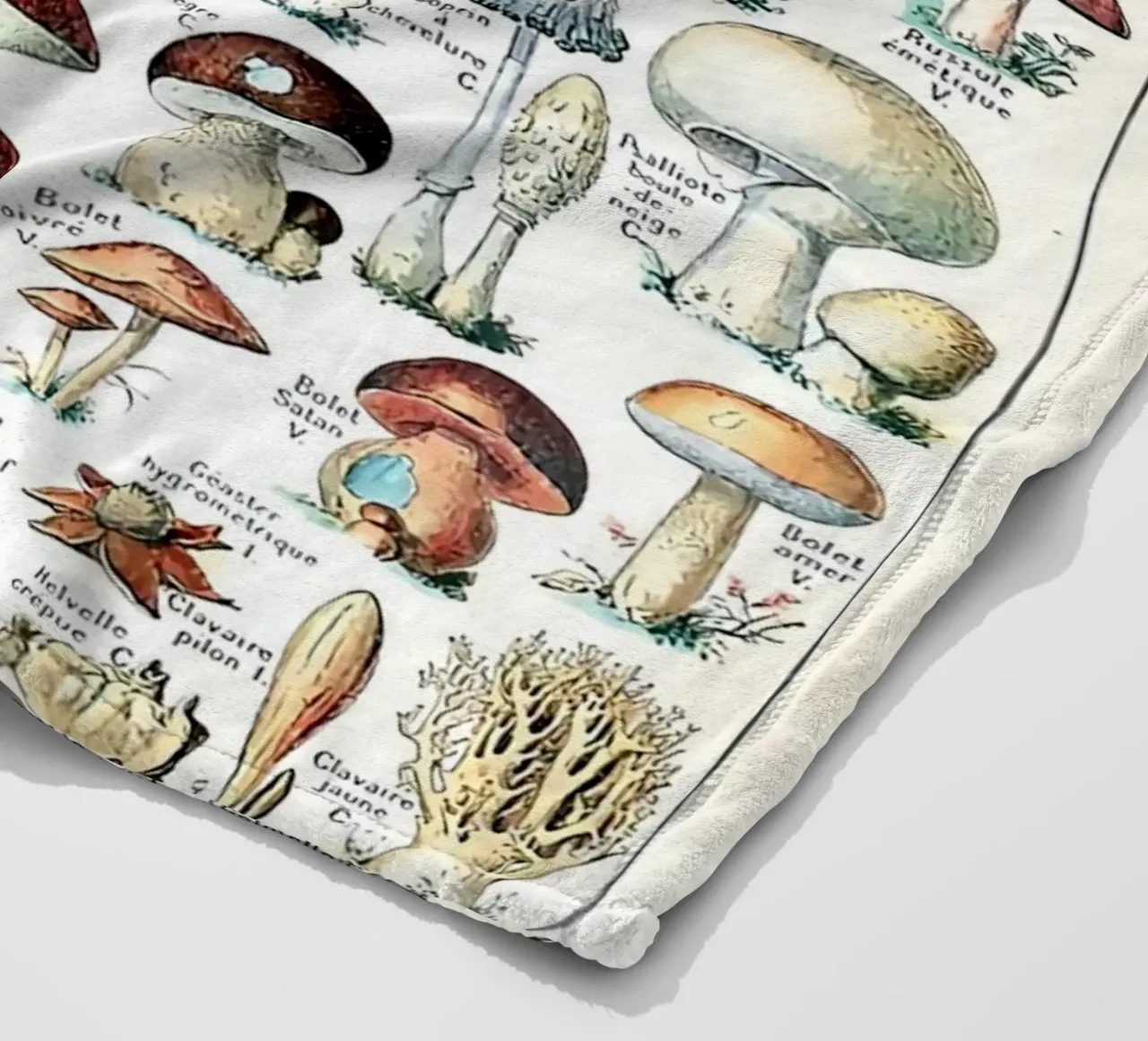 funghi funghi a trombetta coperta in pile da Graham Robertson