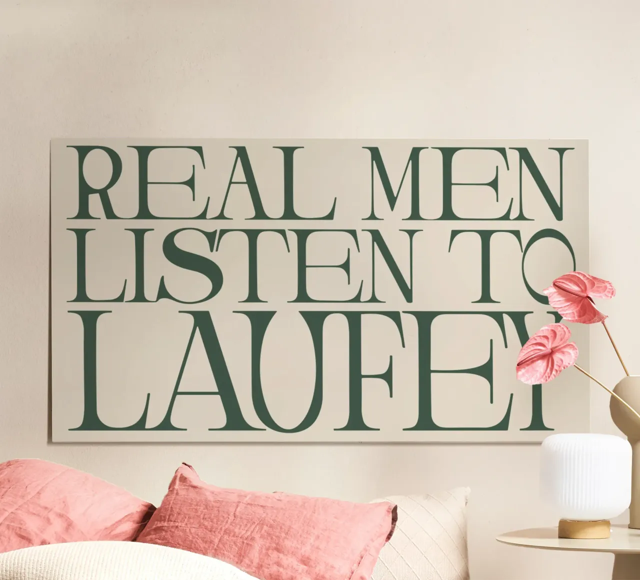 Laufey Real Men Listen To Lfy poster con telaio in alluminio da carleemiller