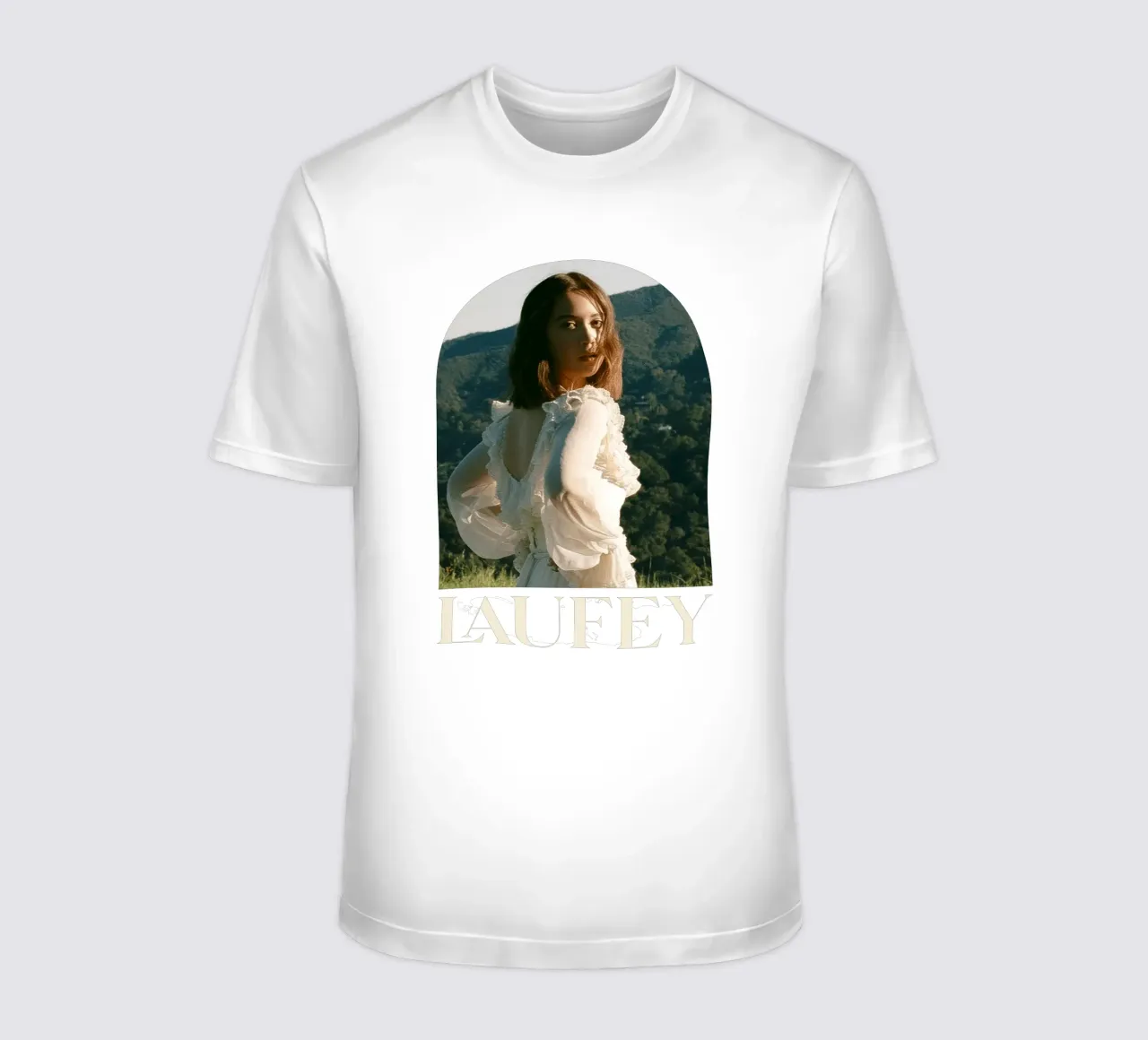 Laufey sull'amore Lfy V1 t-shirt da carleemiller