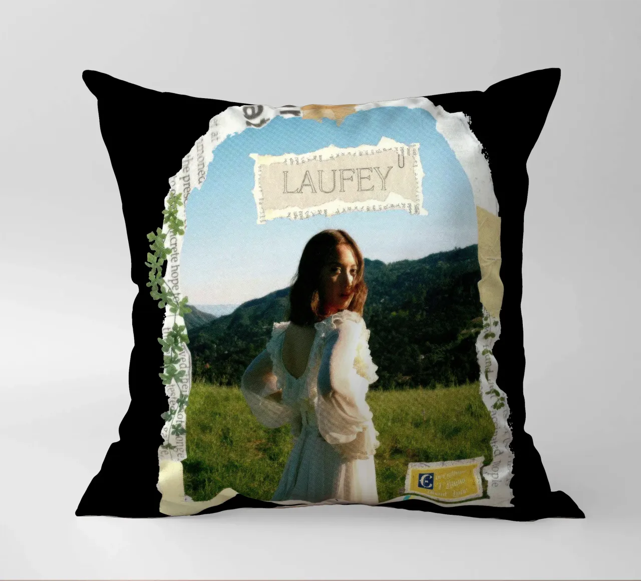 Laufey sull'amore Lfy V2 cuscino da carleemiller