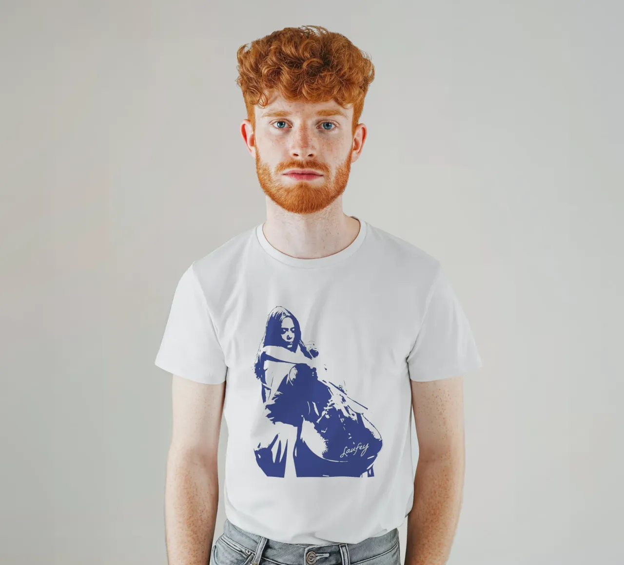 Laufey Un ibrido di jazz t-shirt da carleemiller