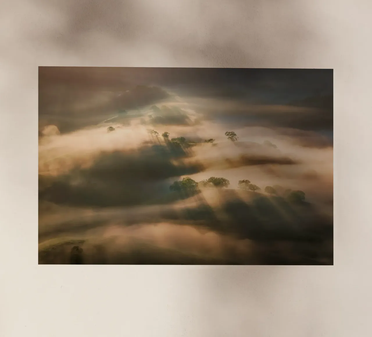 nuvole colline pellicola backlit da Earthly Visions