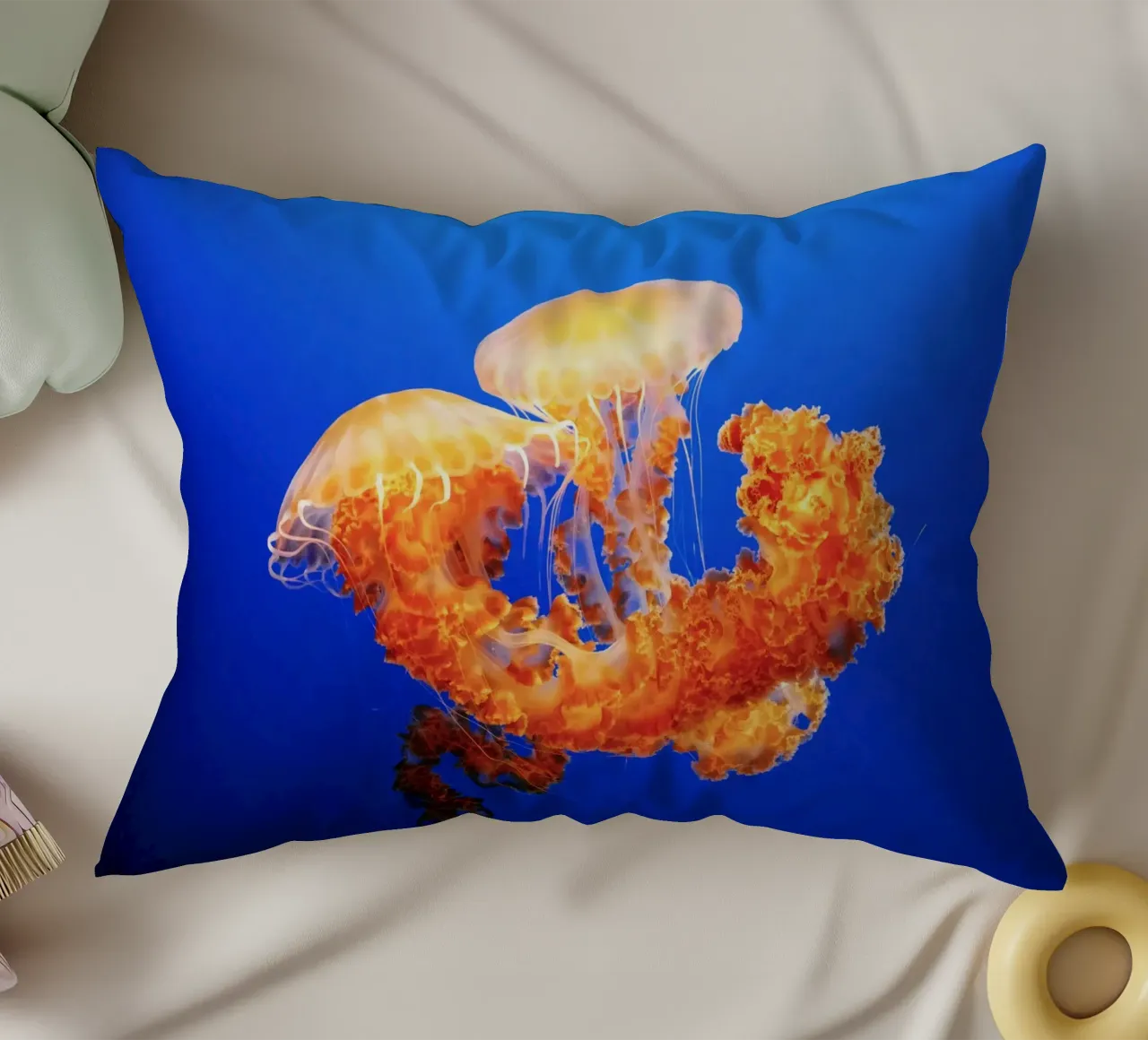 meduse sott'acqua cuscino da Earthly Visions