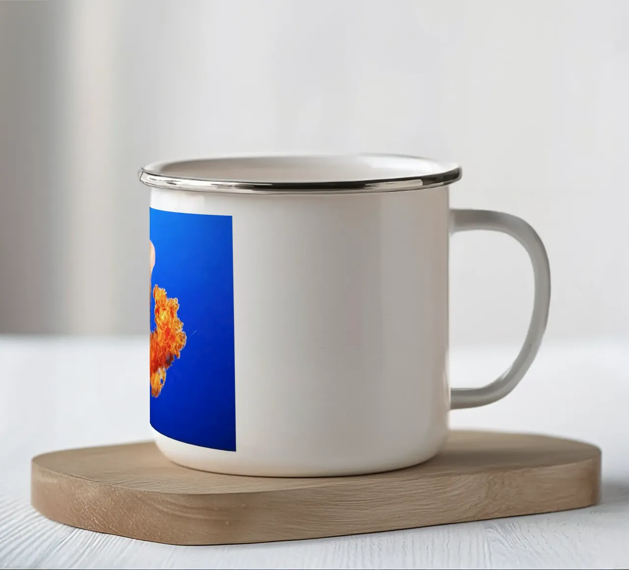 meduse sott'acqua tazza in smalto da Earthly Visions