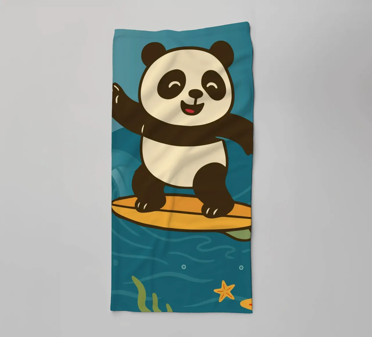 Felice panda che fa surf - illustrazione estiva asciugamano da bagno da namosh