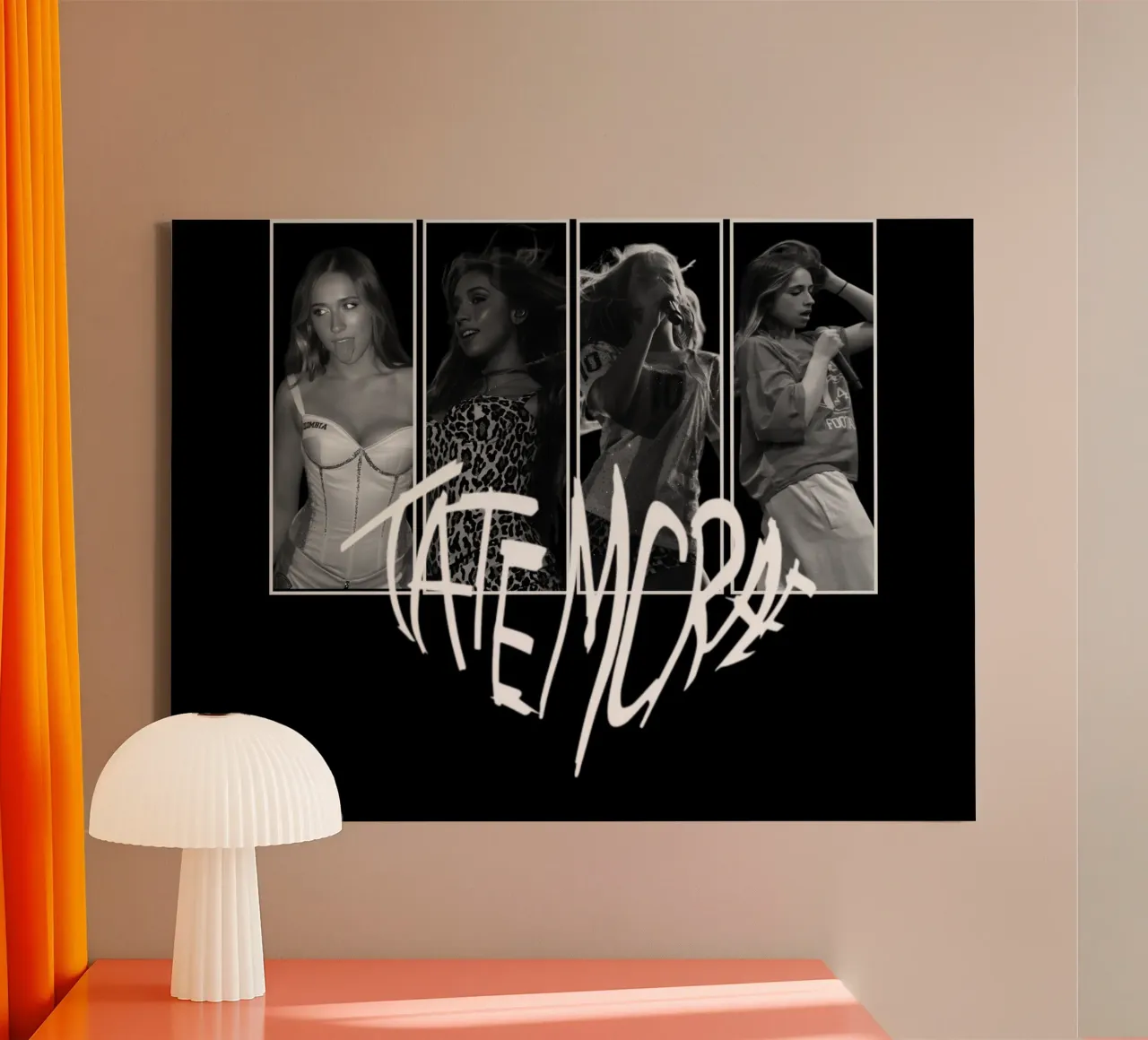tate mcrae - Singer tela con Cornice a cassetta da Tara Bergener
