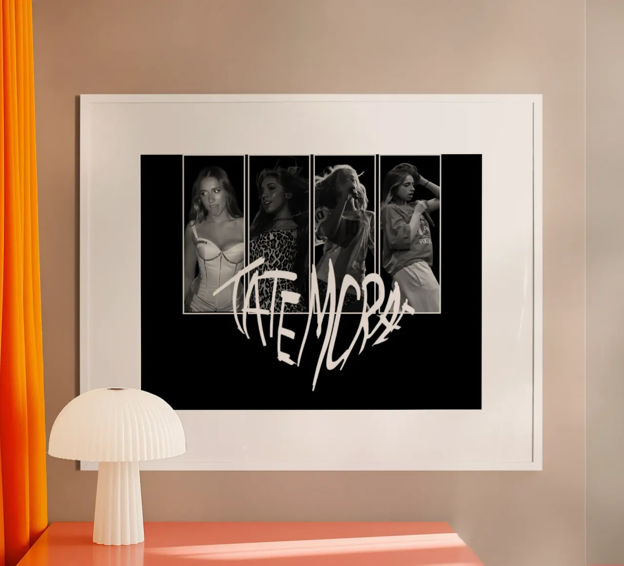 tate mcrae - Singer poster con telaio in alluminio da Tara Bergener
