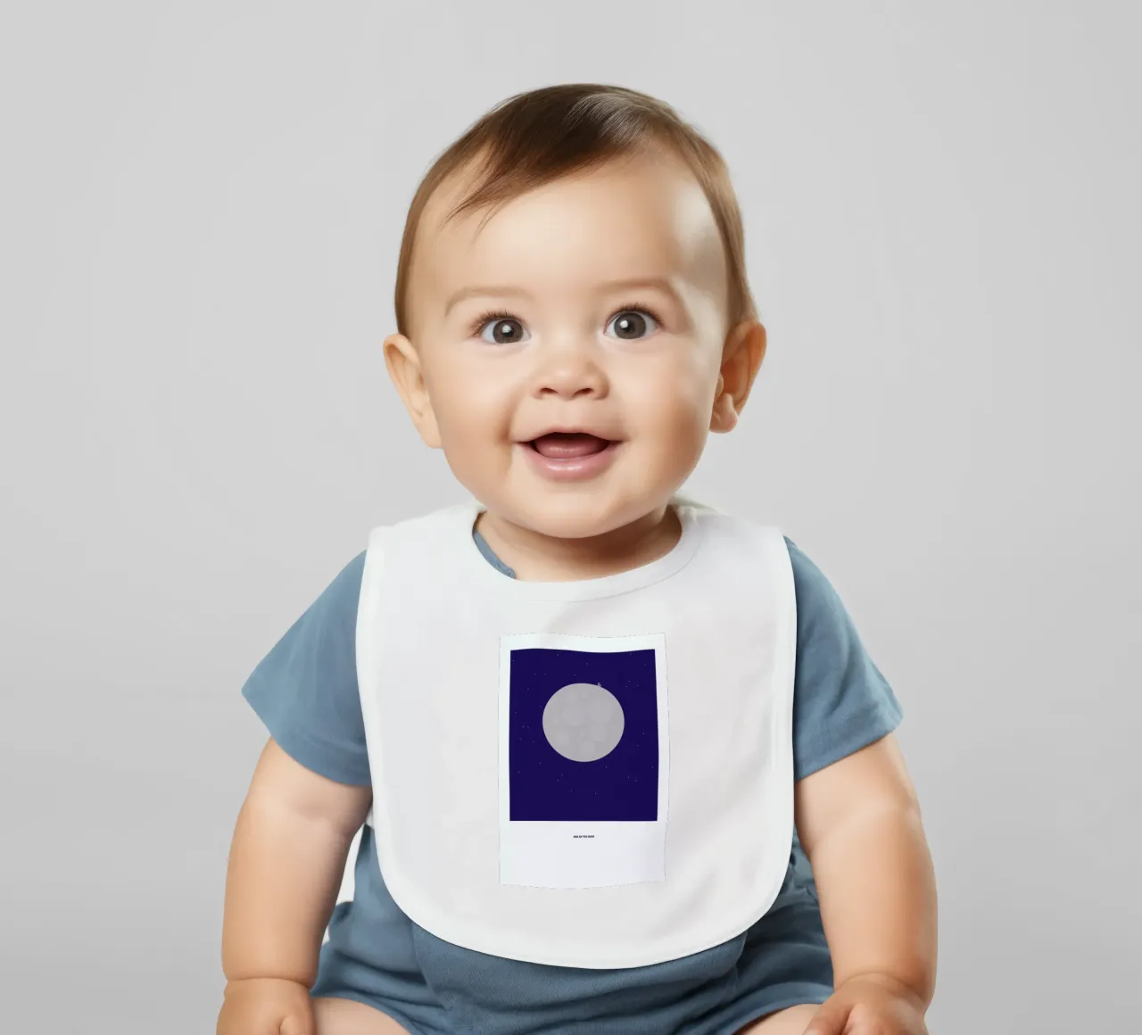 Man on the Moon bavaglino da Christophe Gowans