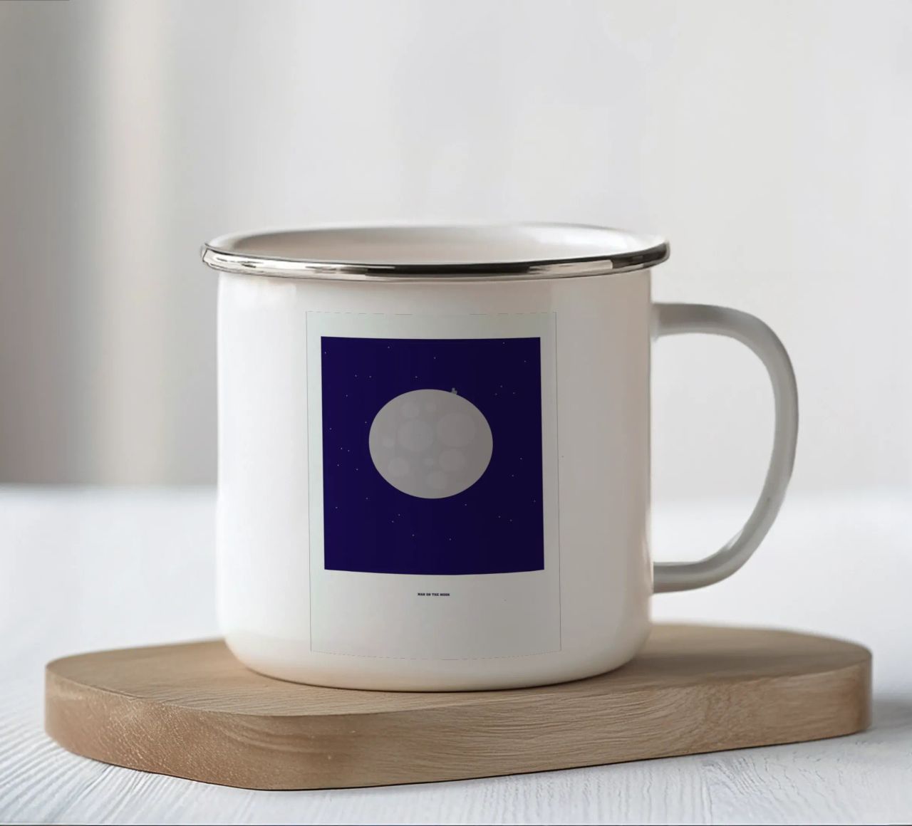 Man on the Moon tazza in smalto da Christophe Gowans