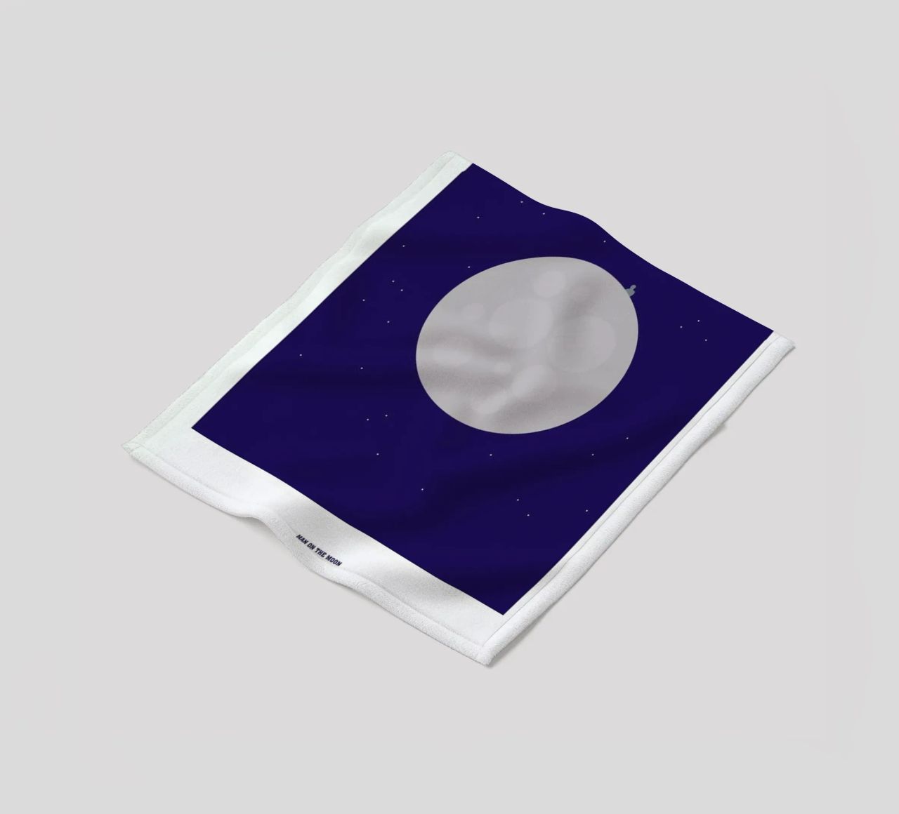 Man on the Moon coperta in pile da Christophe Gowans