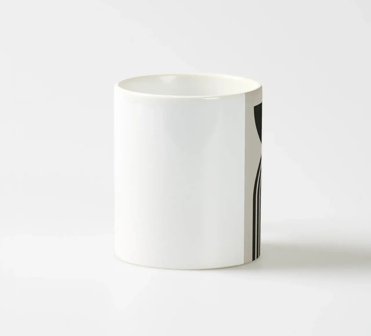 linee dell'arco a semicerchio tazza in ceramica da Ron Bale