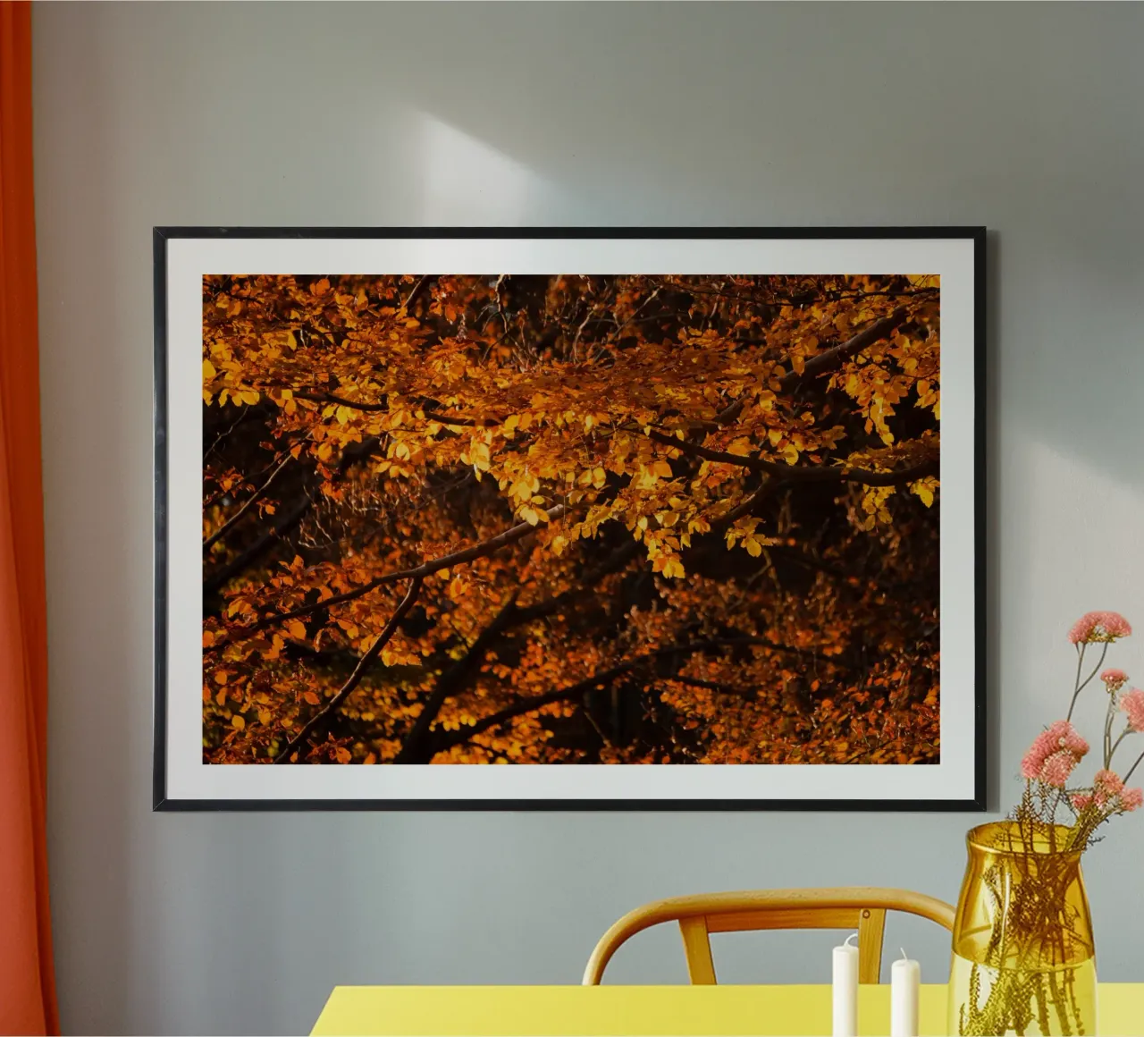 Sussurri di sentieri d'autunno poster con telaio in plastica da PhotoVibe Decor