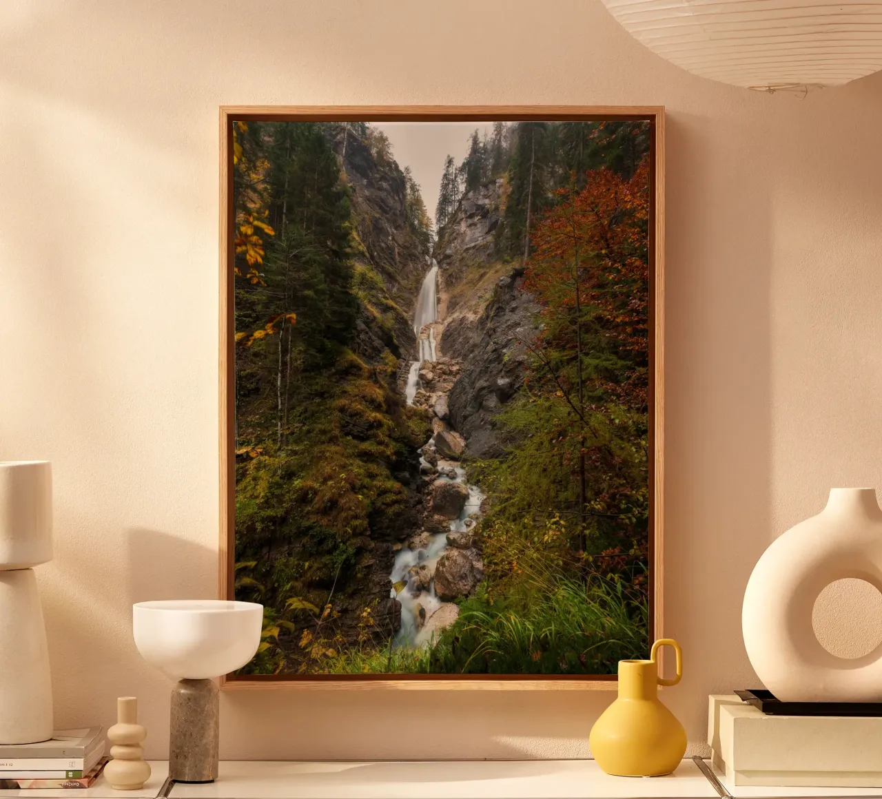 Sussurri di sentieri d'autunno tela con Cornice a cassetta da PhotoVibe Decor