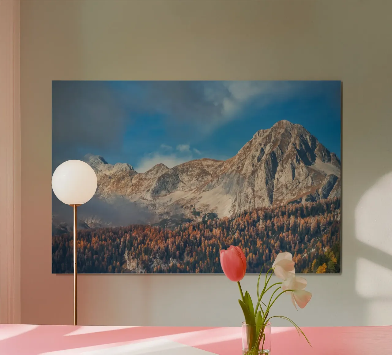 Sussurri di sentieri d'autunno poster con telaio in legno da PhotoVibe Decor