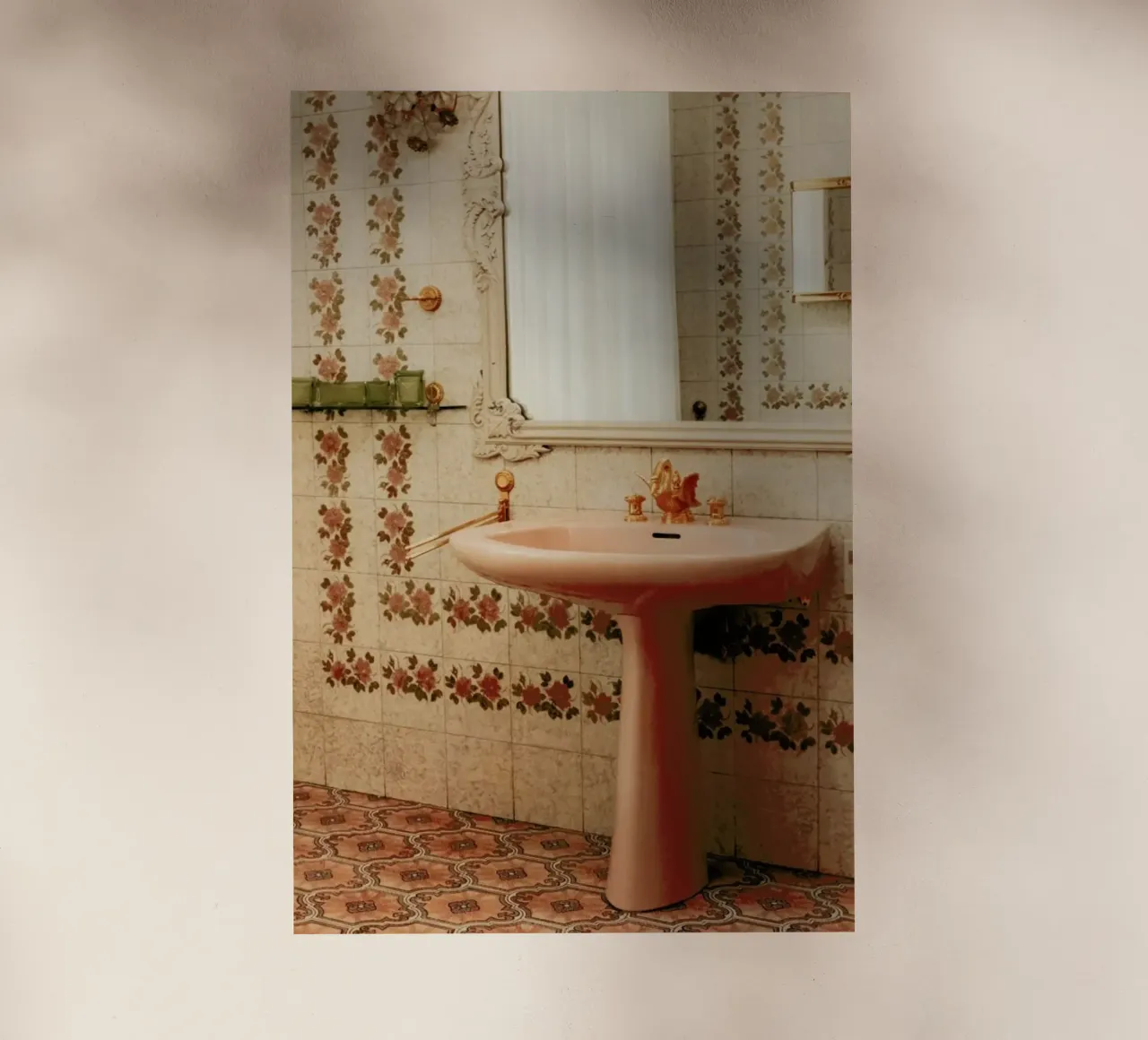 The Pink Sink pellicola backlit da Sebastian Hilgetag