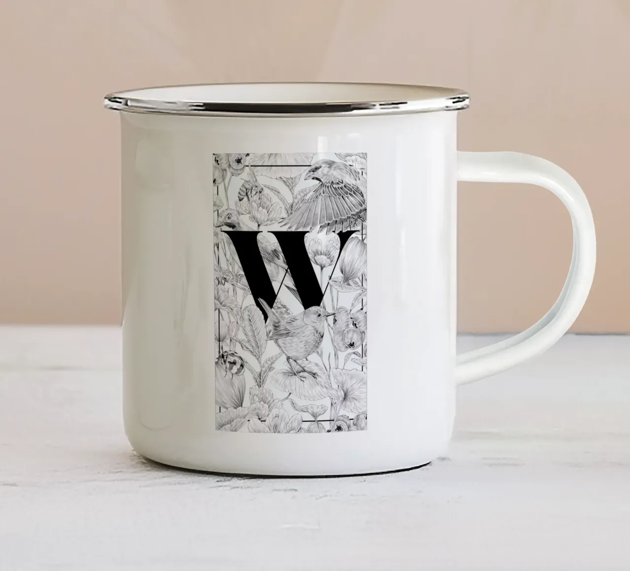 Floral Alphabet W tazza in smalto da Faunesque