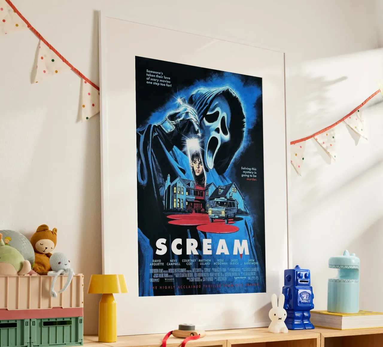 De horrorfilm poster met aluminium frame van Martin studio