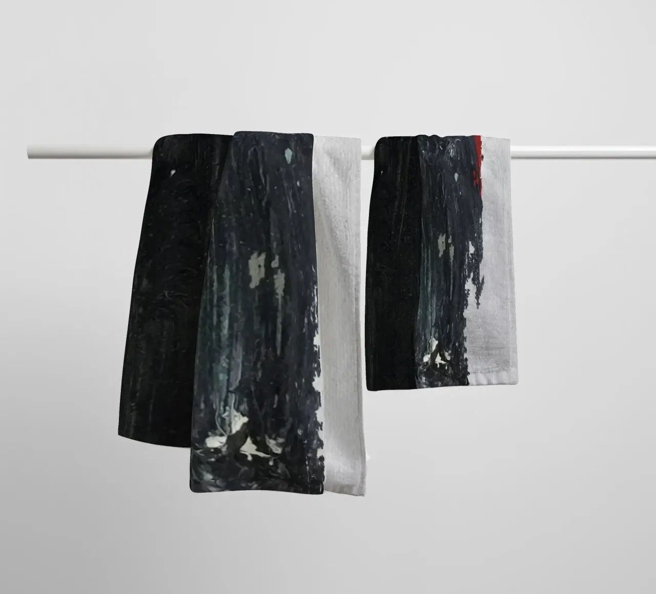 abstract texture black and red asciugamano da bagno da vintageshop