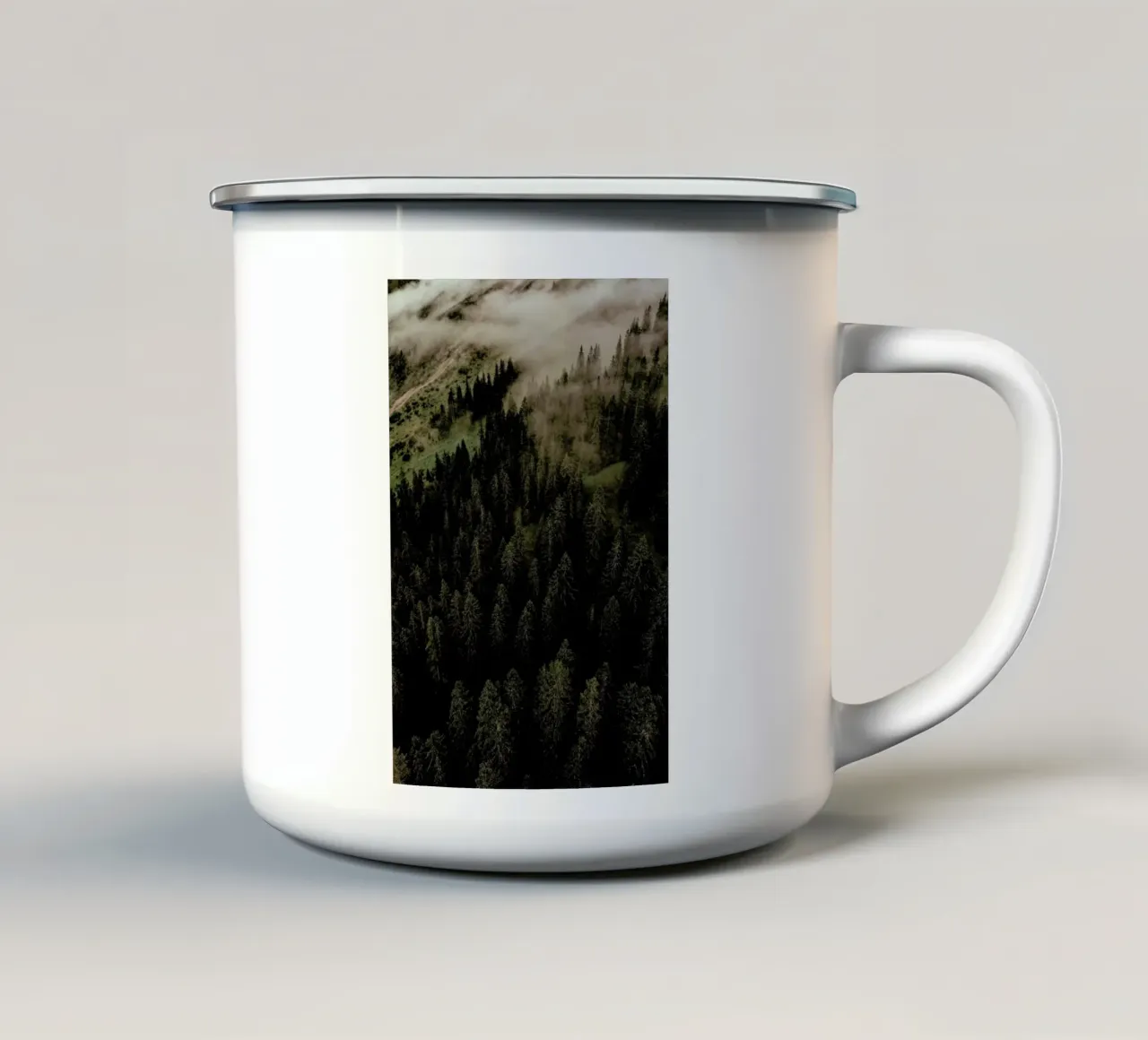 Calm Mornings And Clouds taza de esmalte de Sebastian Hilgetag