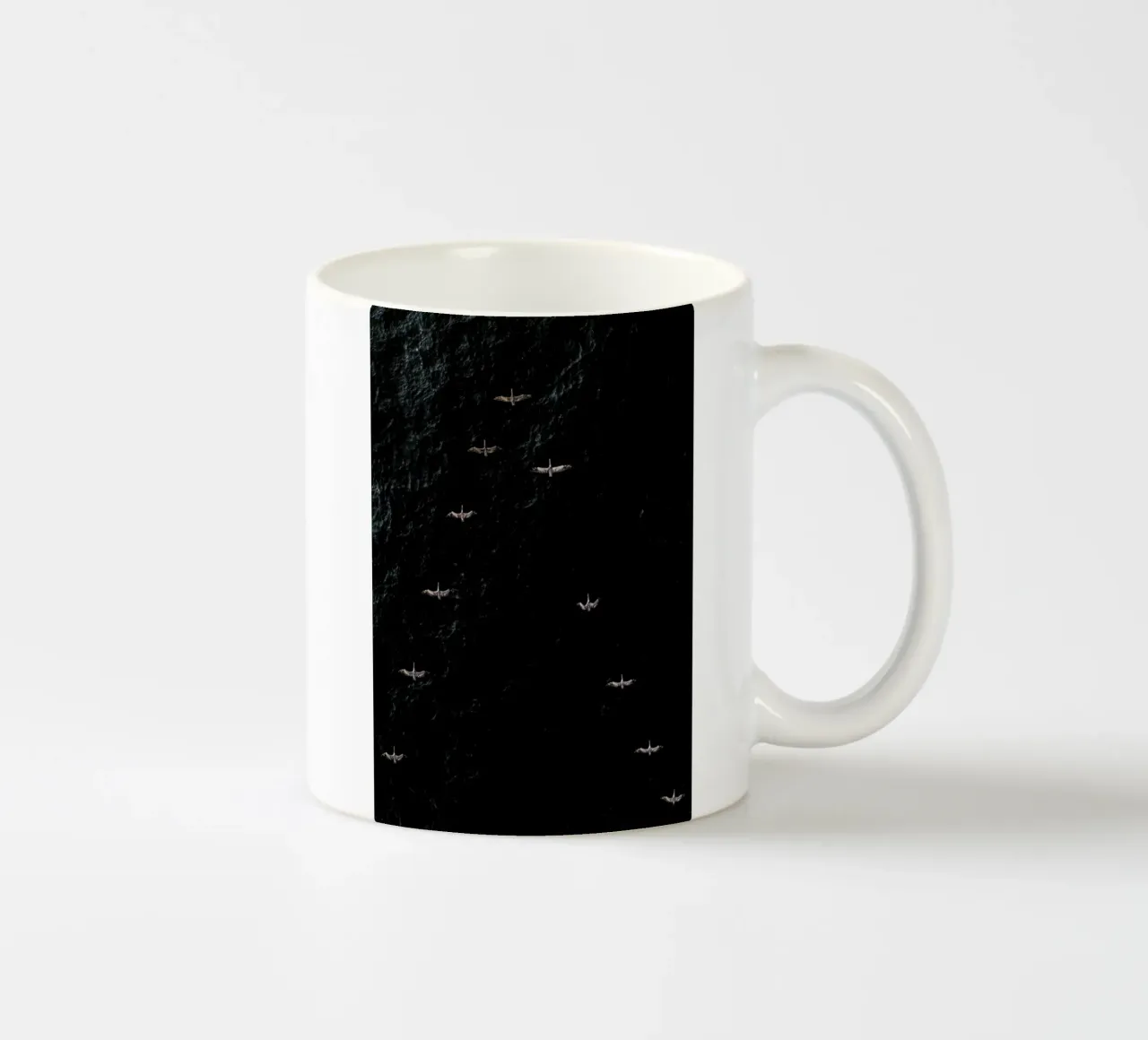 V ceramic mug by ROBERTO H